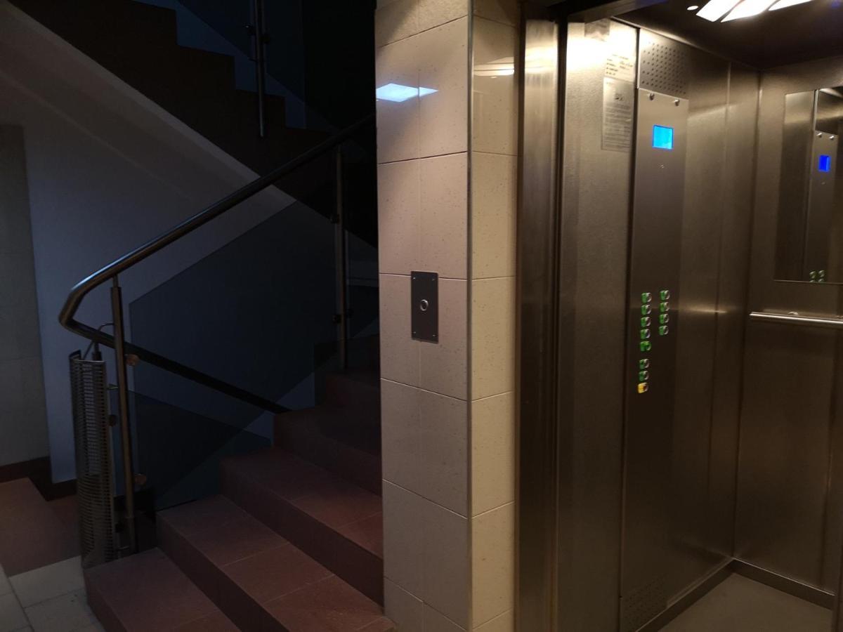 City Center Pitstop Apartment Варшава Екстериор снимка